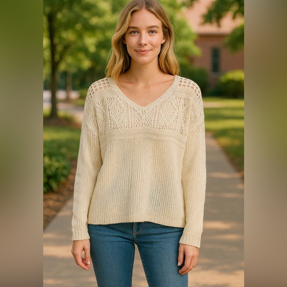 Miracle Open Knit V Neck Cream Sweater Bell Sleeves Women’s Size S/M